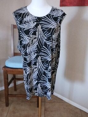 Susan Lawrence Black, Beige, & White Abstract Dot-Print Shell